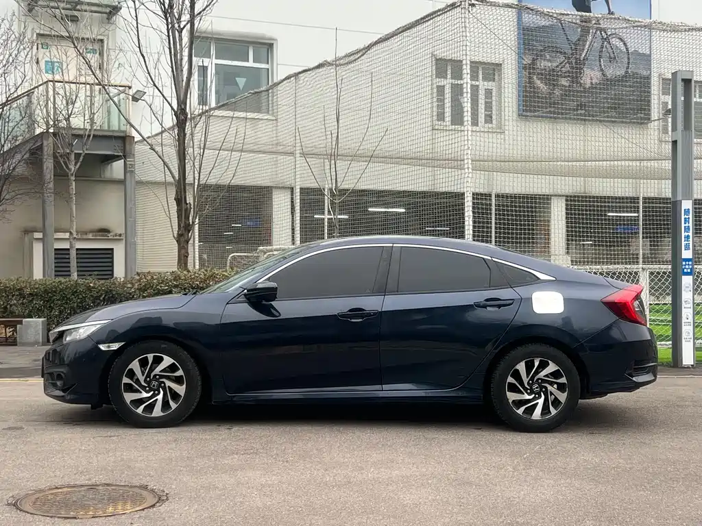 Honda Civic 2017 — фото 4