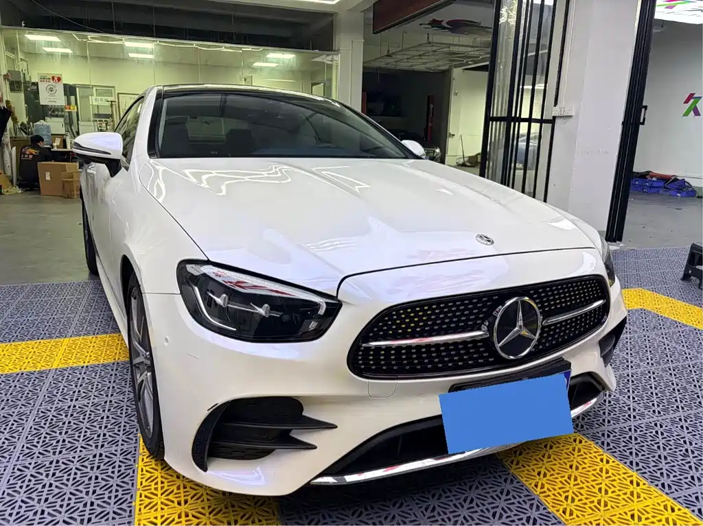 Mercedes-Benz E-Class 2022
