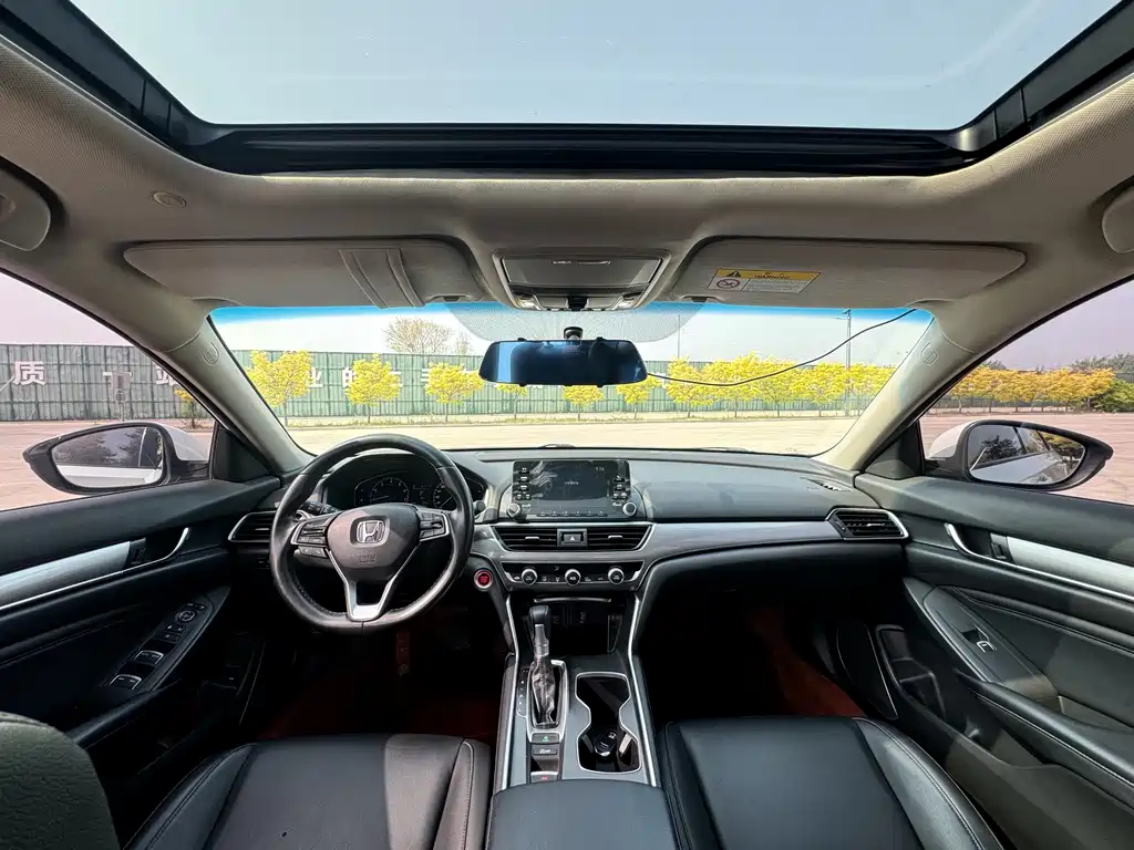 Honda Accord 2020 — фото 16