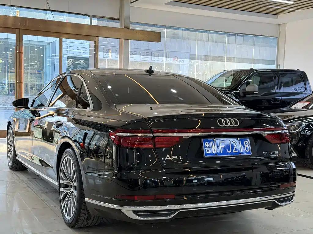 Audi A8 2020 — фото 7