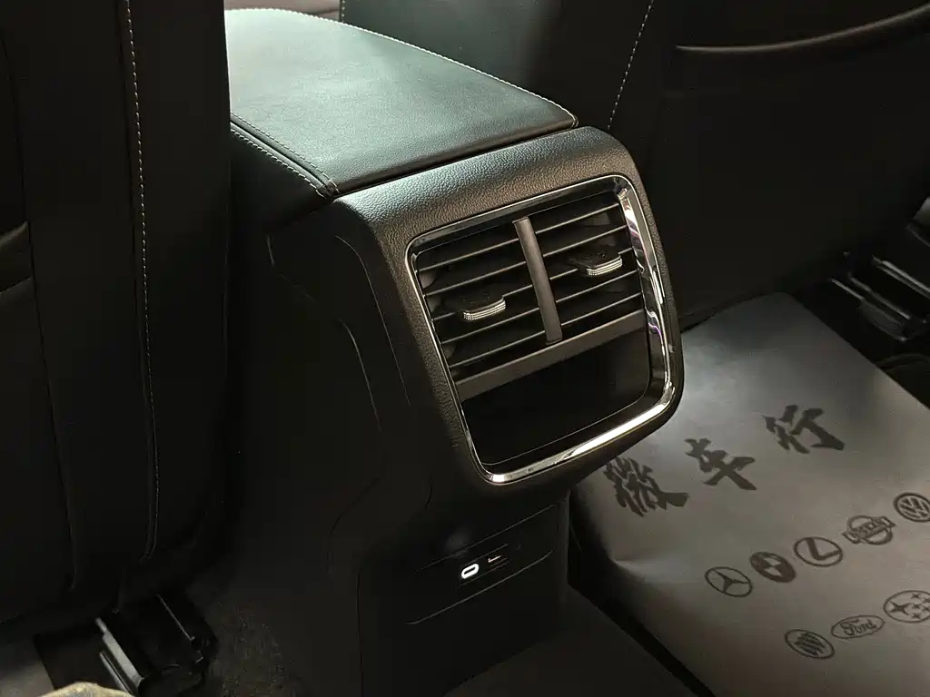 Skoda Octavia 2023 — фото 21