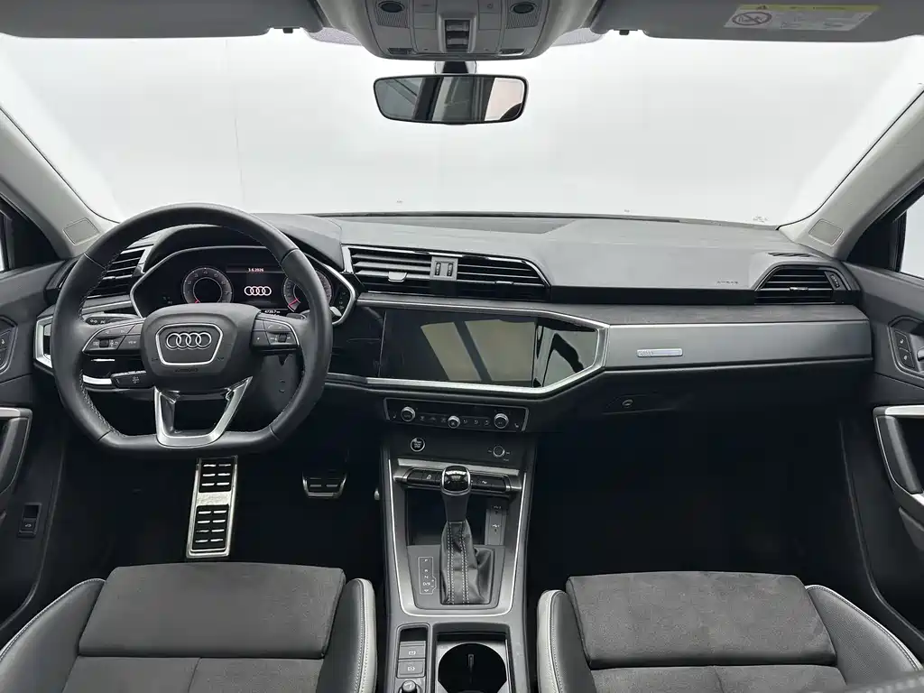 Audi Q3 2023 — фото 7