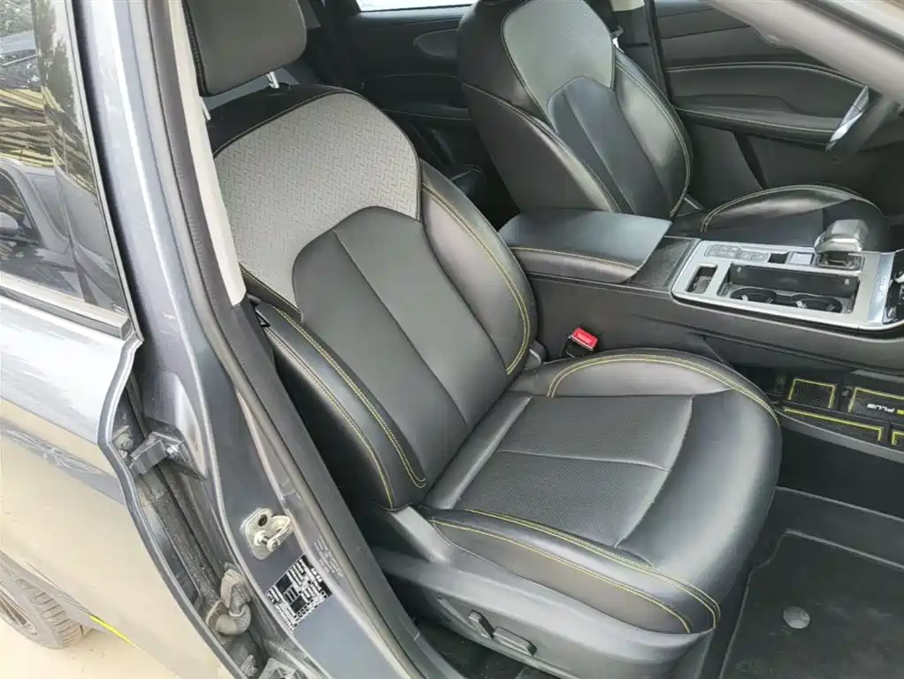 Roewe RX5 New Energy 2021 — фото 25