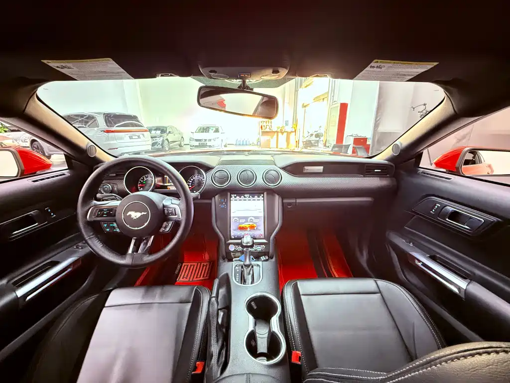 Ford Mustang 2019 — фото 12