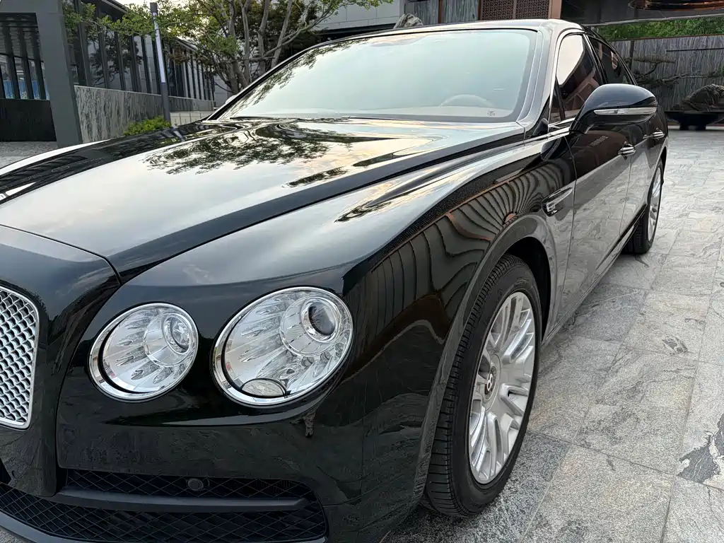 Bentley Flying Spur 2014 — фото 12