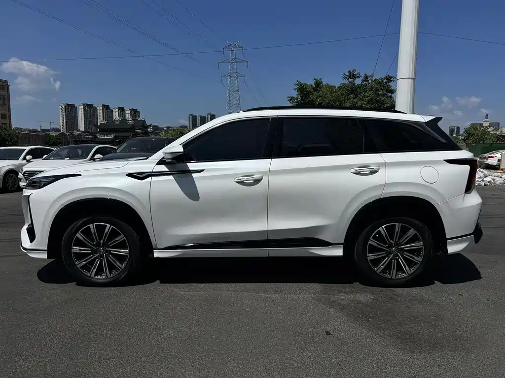 Changan CS75PLUS 2023 — фото 4
