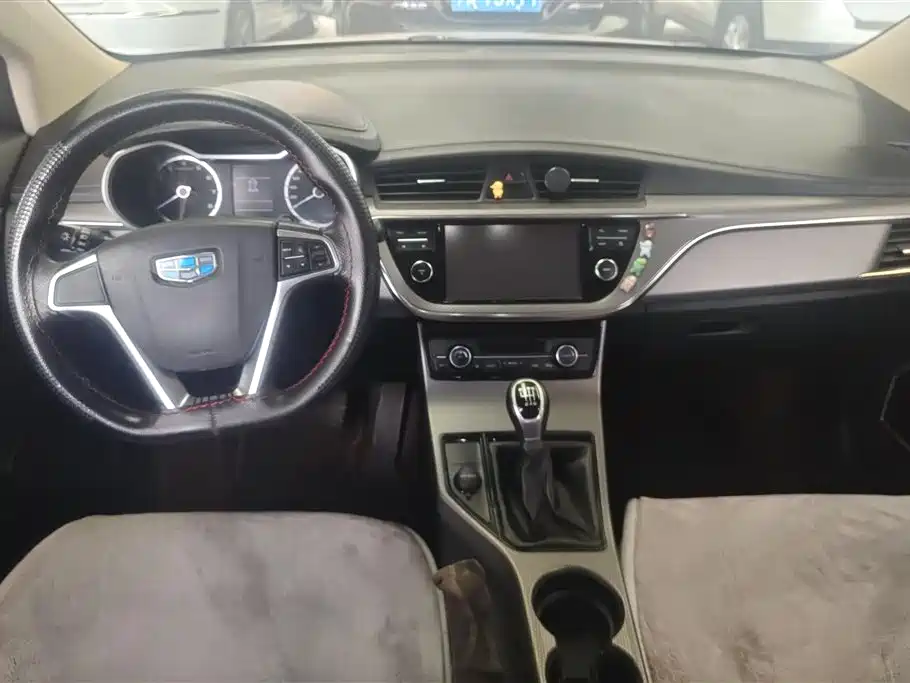 Geely Emgrand GS 2017 — фото 12