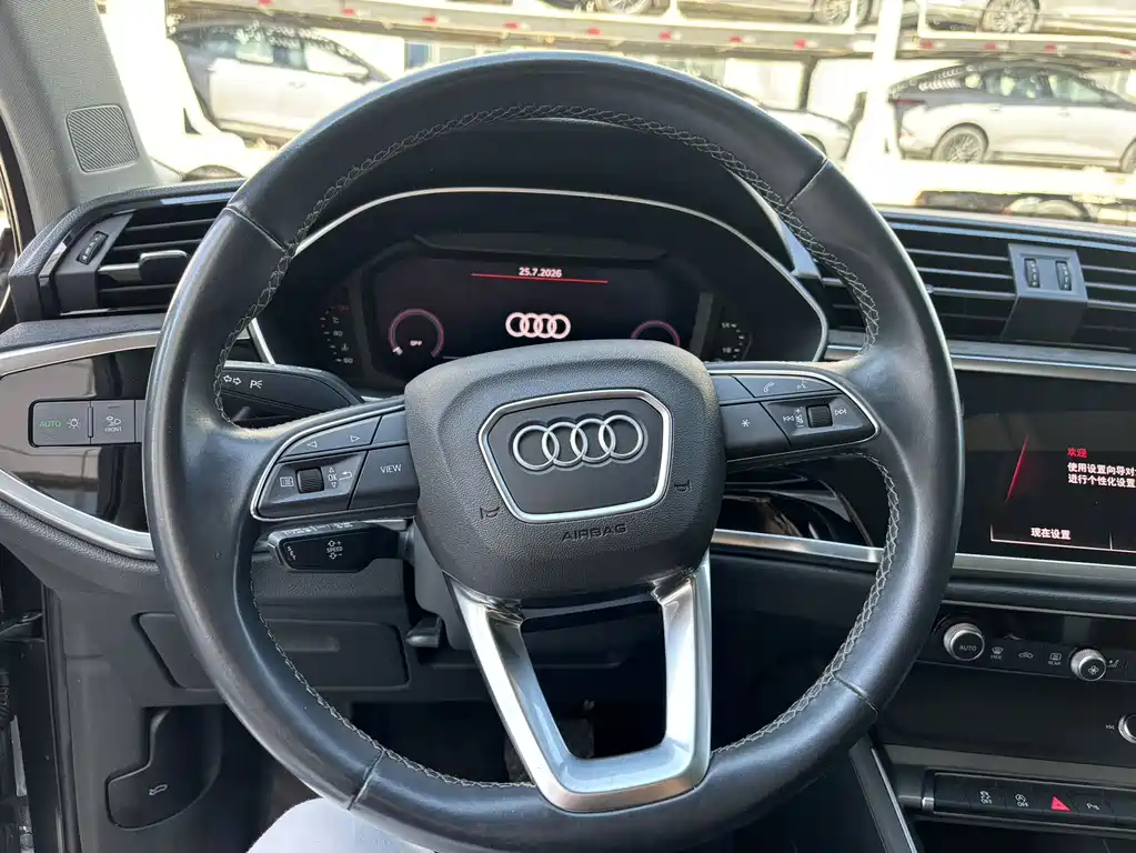 Audi Q3 2023 — фото 13