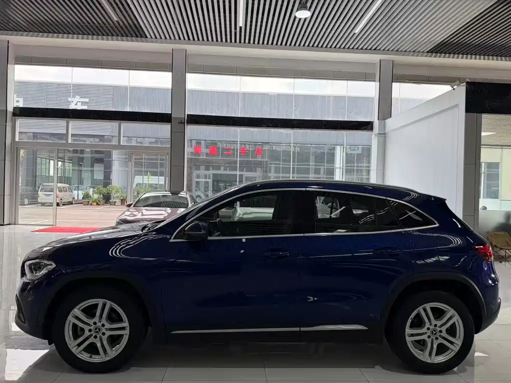 Mercedes-Benz GLA 2021