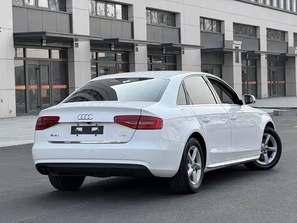 Audi A4L 2014