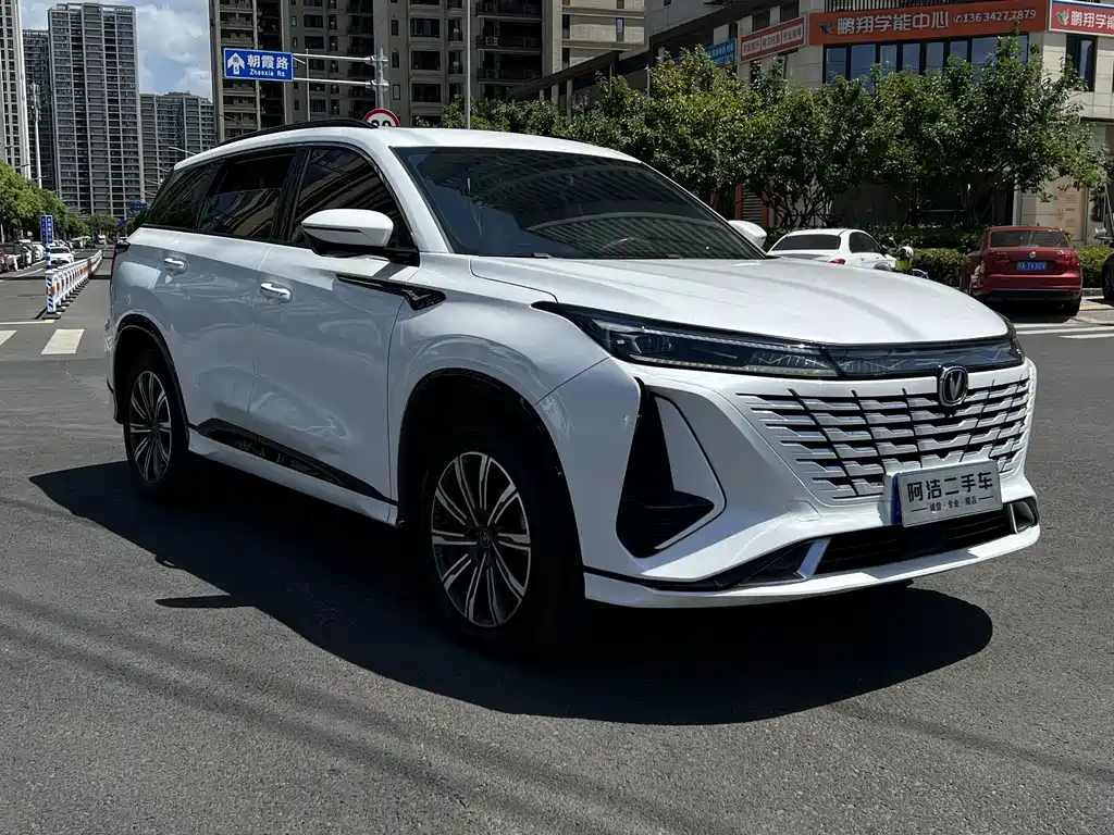 Changan CS75PLUS 2023 — фото 3