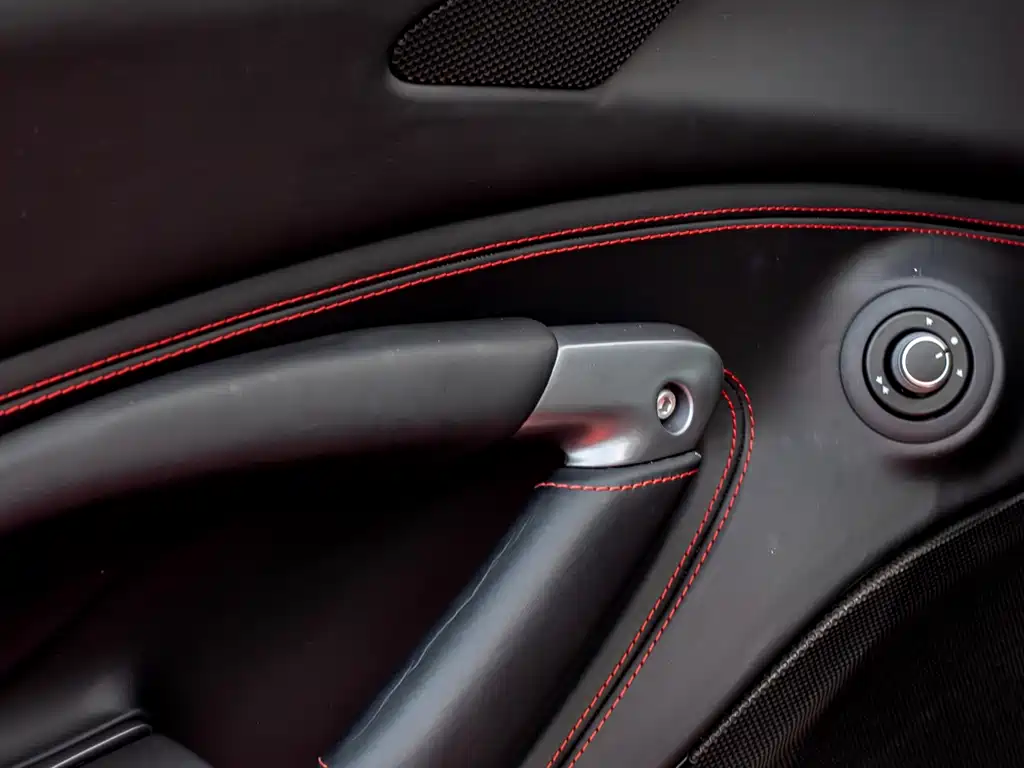 Ferrari F8 2021 — фото 9