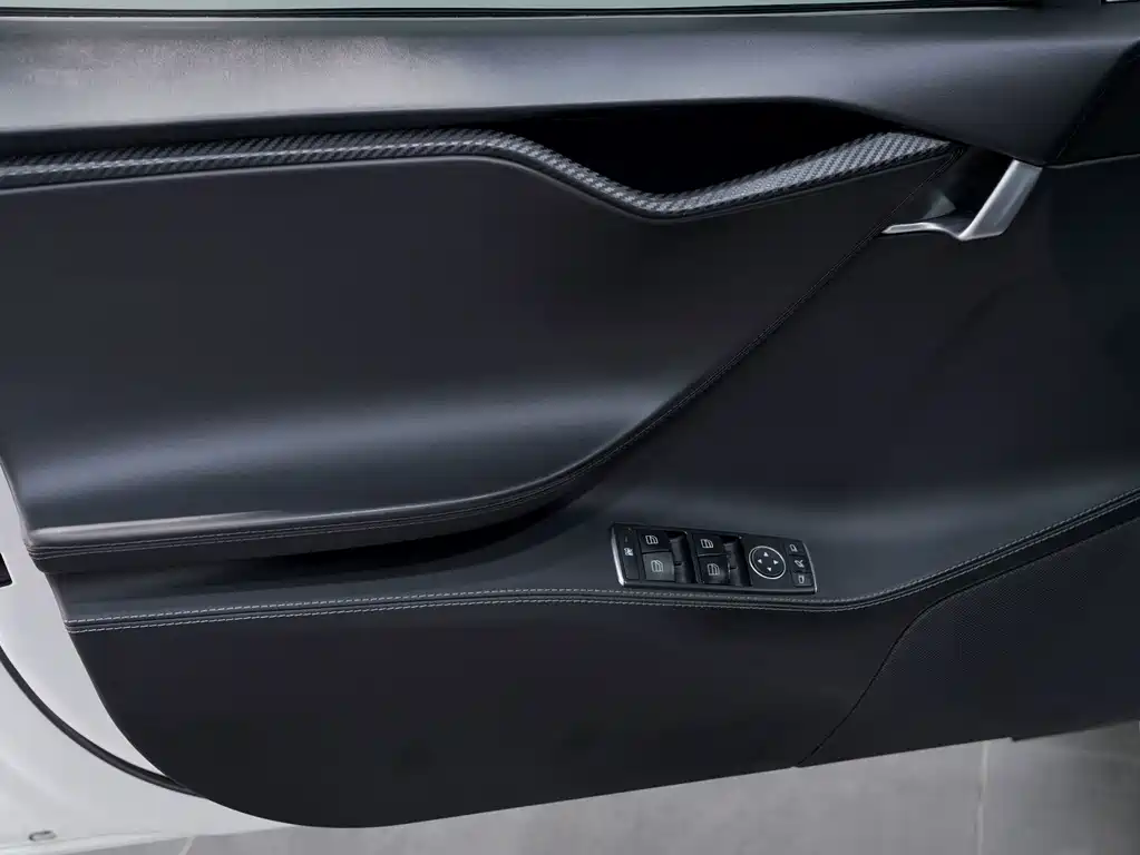Tesla Model S 2016 — фото 10