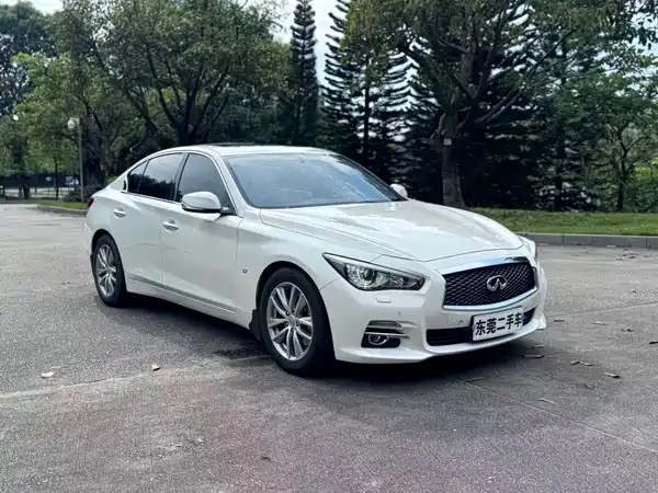 Infiniti Q50 2016