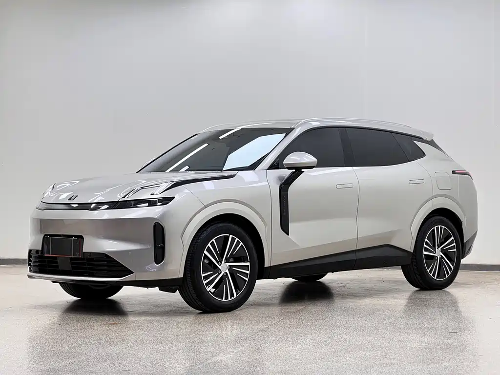 Lynk & Co 08 EM-P 2024 — фото 1