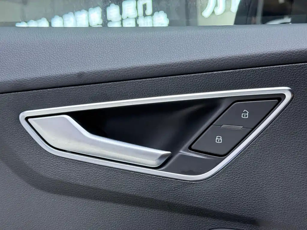 Audi Q2L 2022 — фото 14