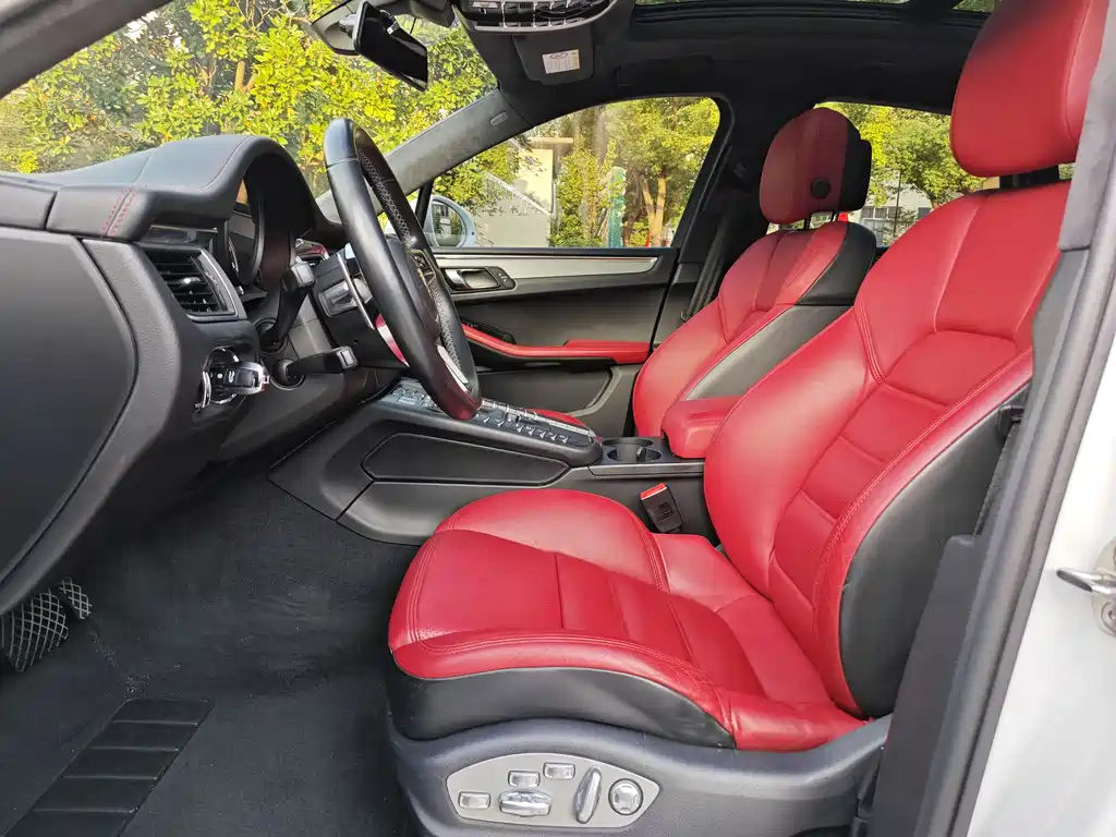 Porsche Macan 2015 — фото 12