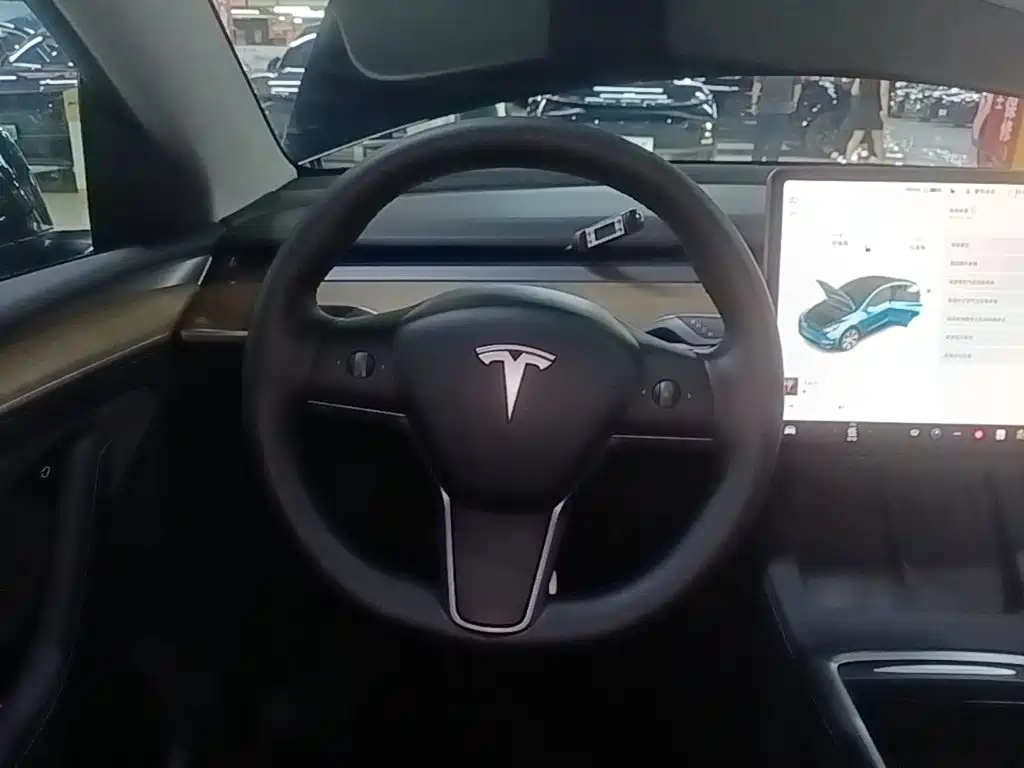 Tesla Model Y 2021 — фото 11
