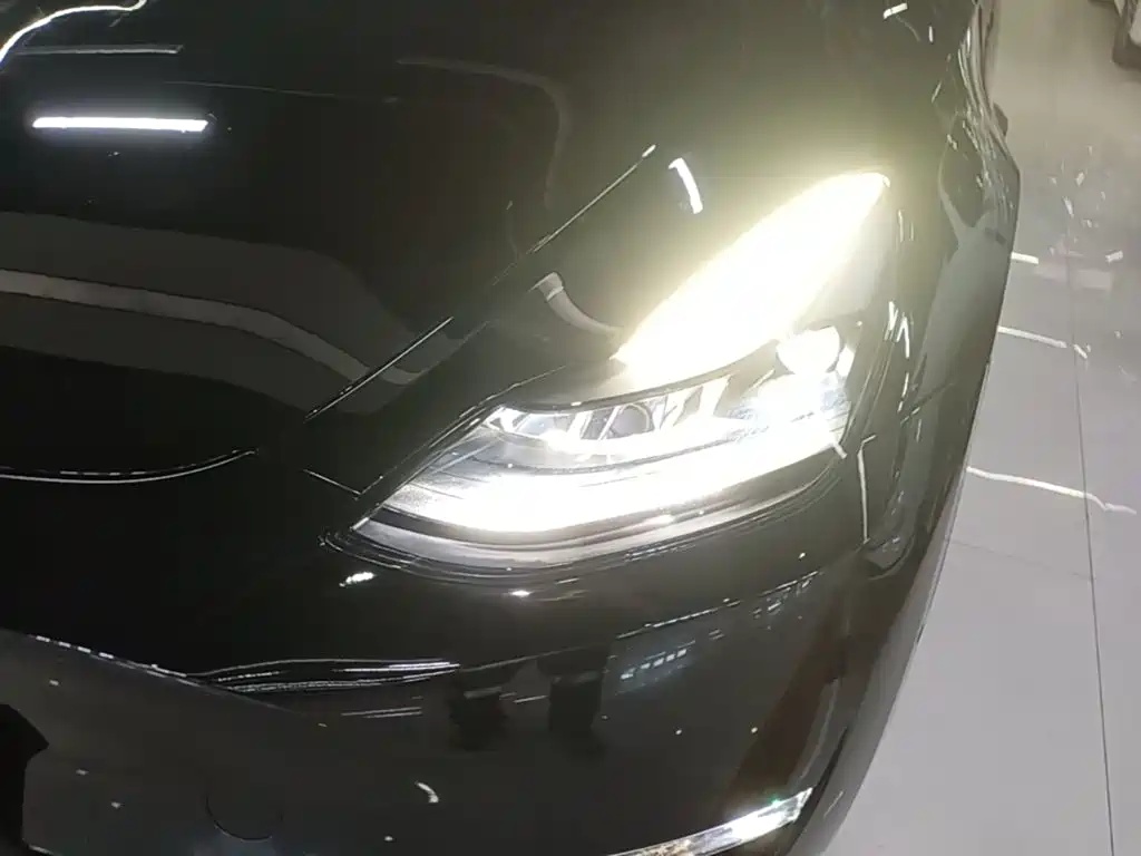 Tesla Model Y 2021 — фото 24