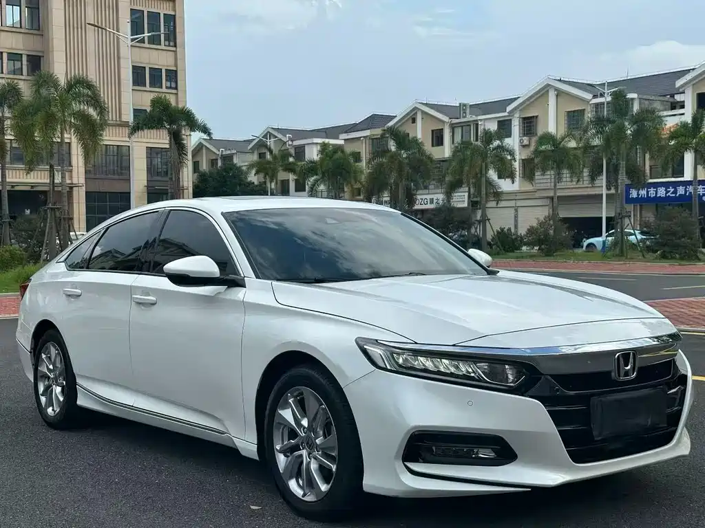 Honda Accord 2018 — фото 3