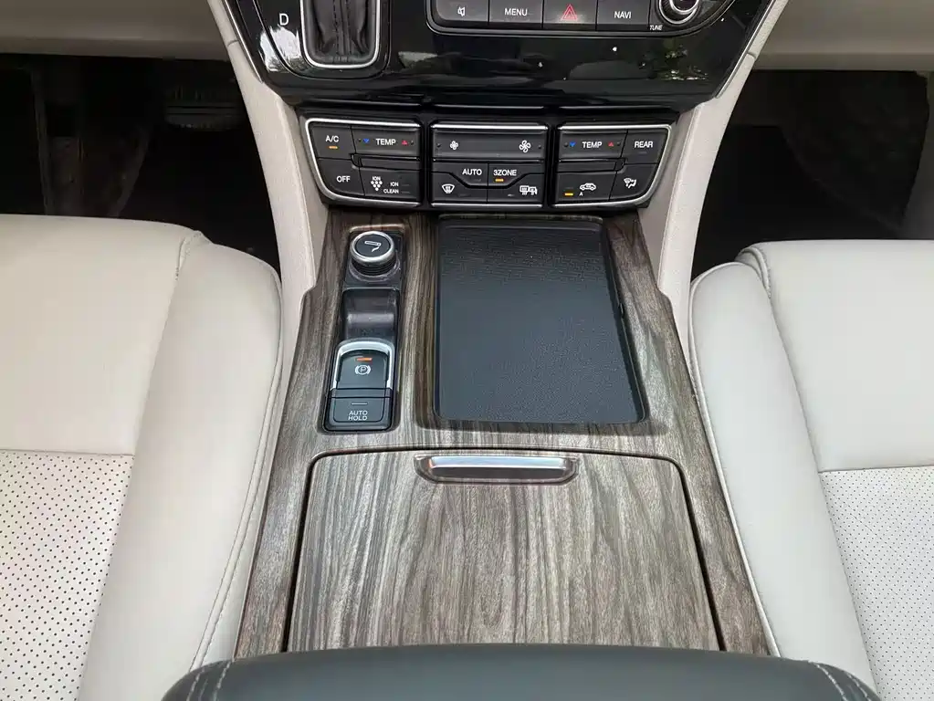 GAC Trumpchi M8 2018 — фото 20
