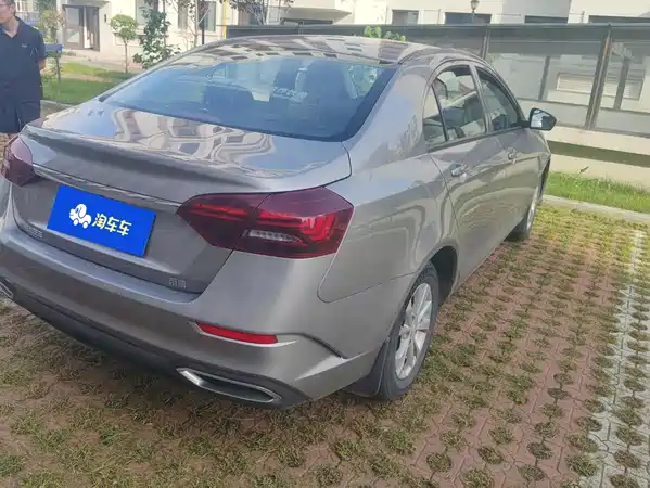 Geely Emgrand 2021