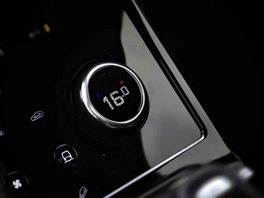 Land Rover Range Rover Evoque 2024 — фото 19