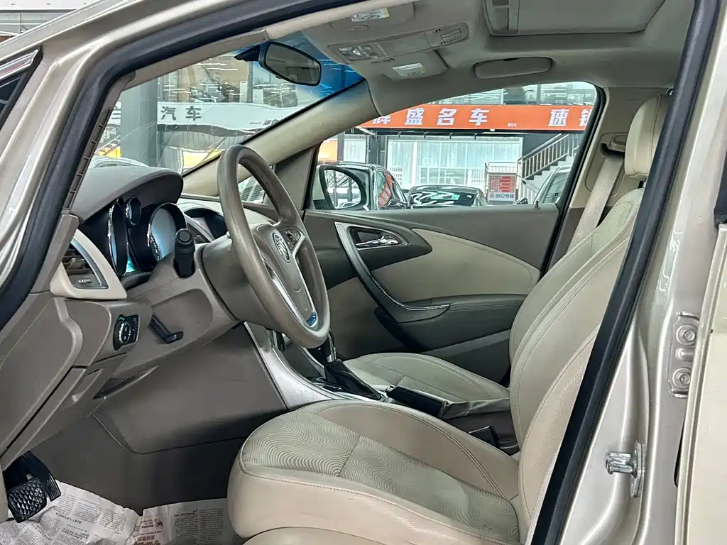 Buick Excelle 2013