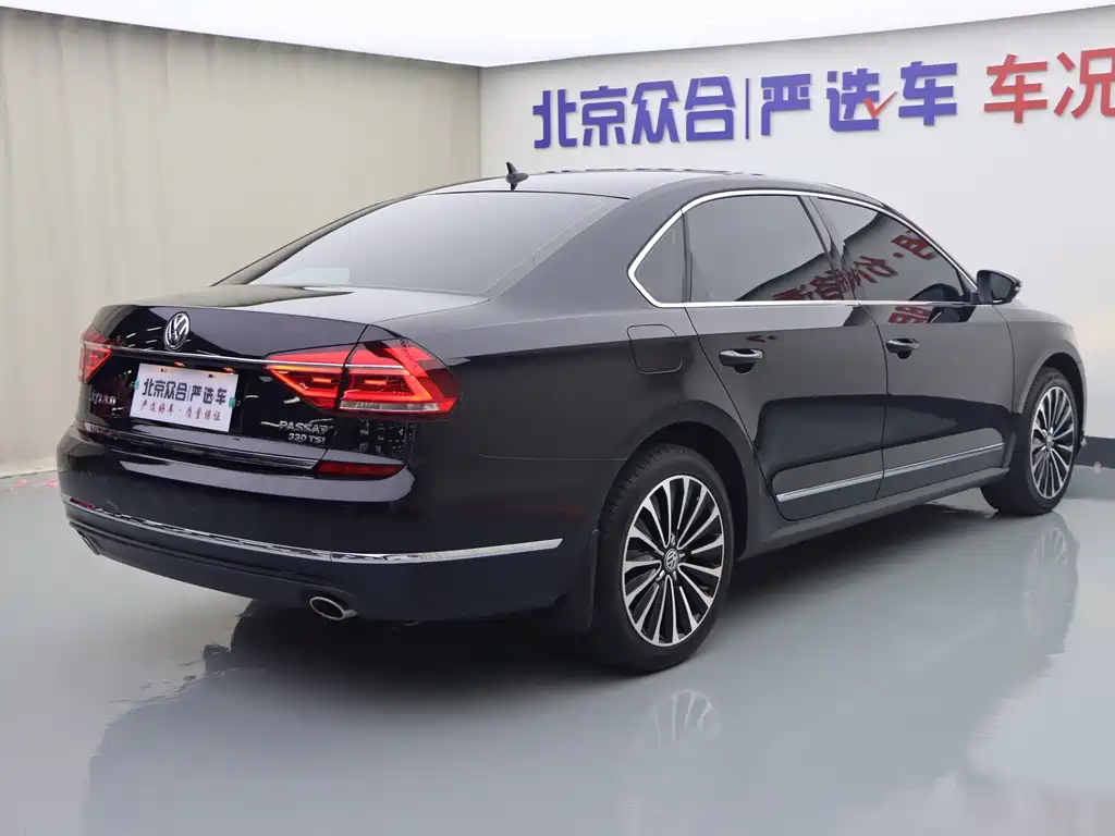 Volkswagen Passat 2017 — фото 25