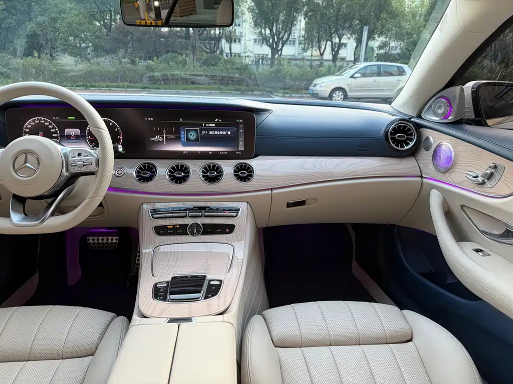 Mercedes-Benz E-Class 2021 — фото 17