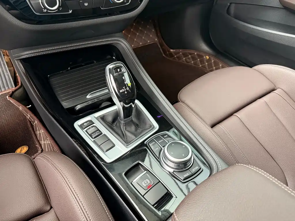 BMW 1 Series 2023 — фото 14