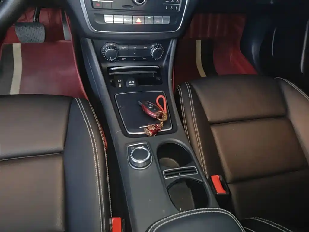 Mercedes-Benz GLA 2018 — фото 14