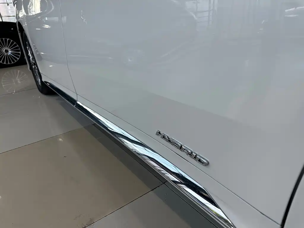 Lexus LM 2021 — фото 33