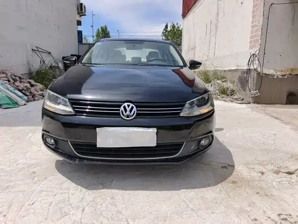 Volkswagen Sagitar 2014