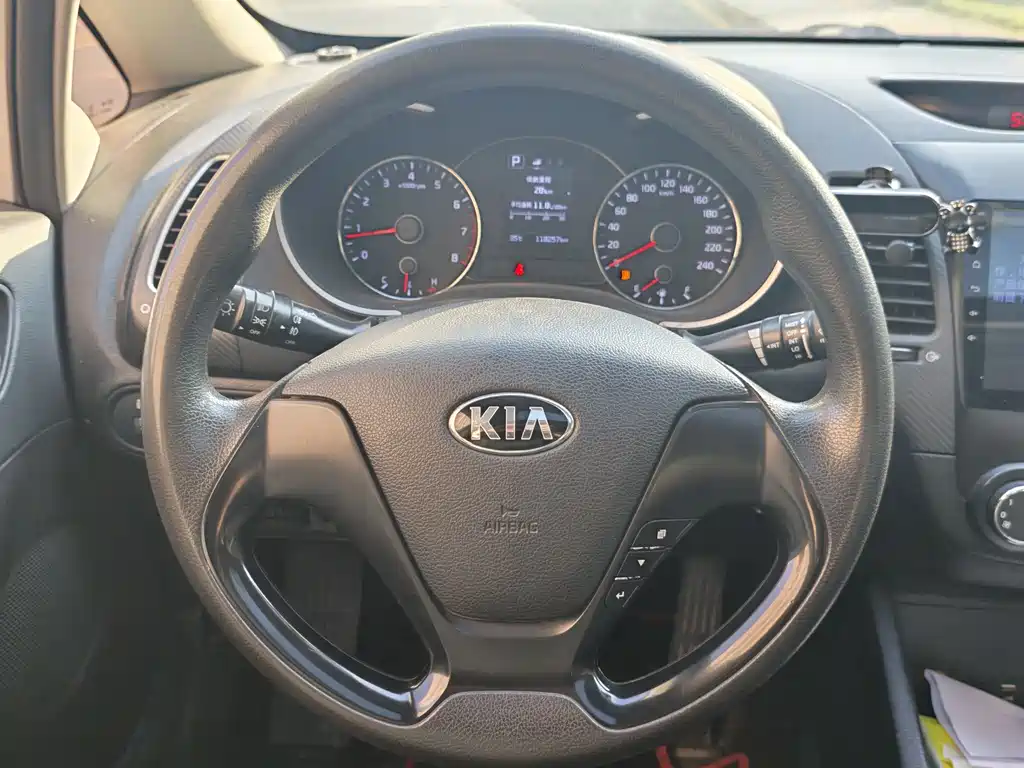 Kia K3 2017 — фото 10