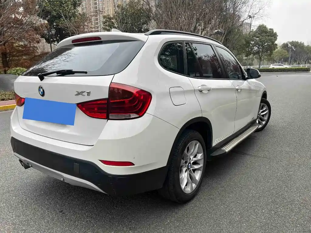 BMW X1 2015 — фото 9