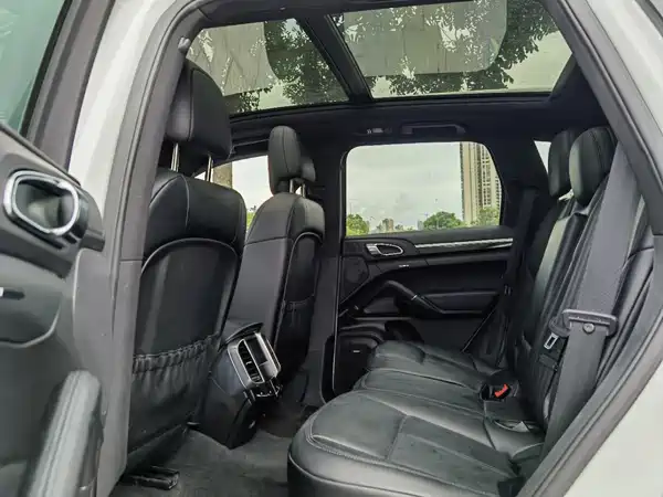 Porsche Cayenne 2011