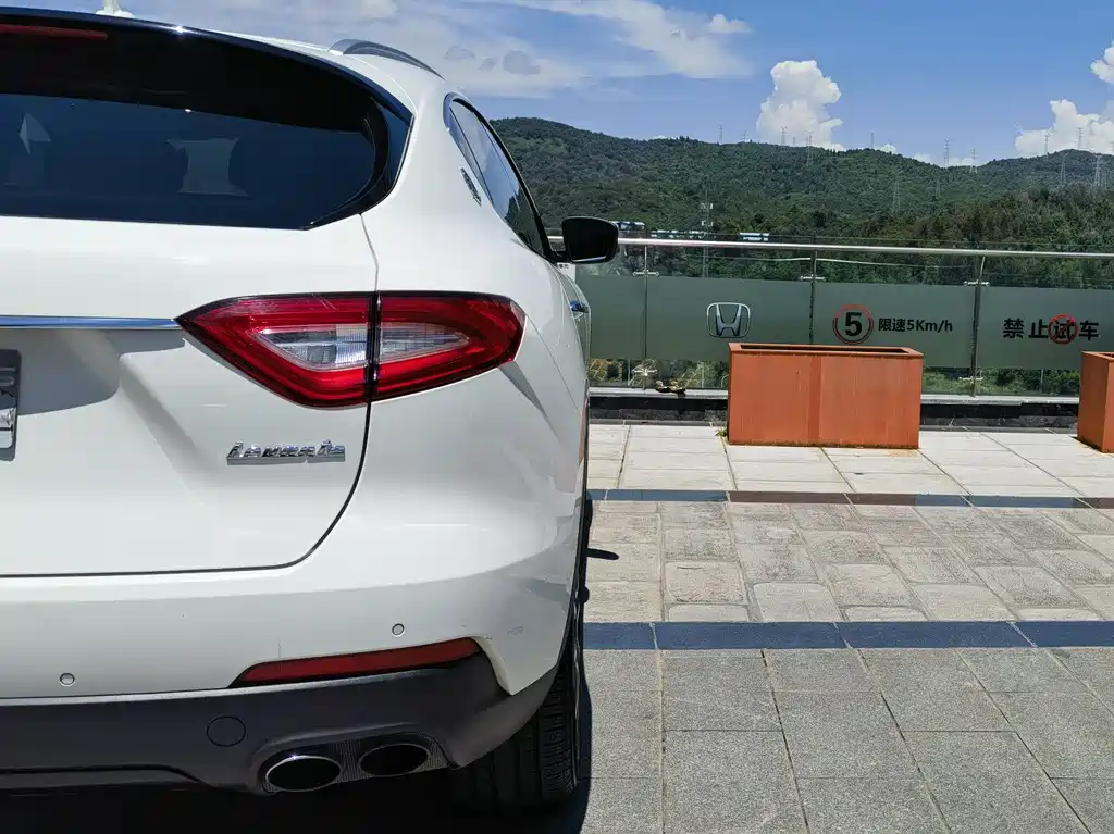 Maserati Levante 2016 — фото 6