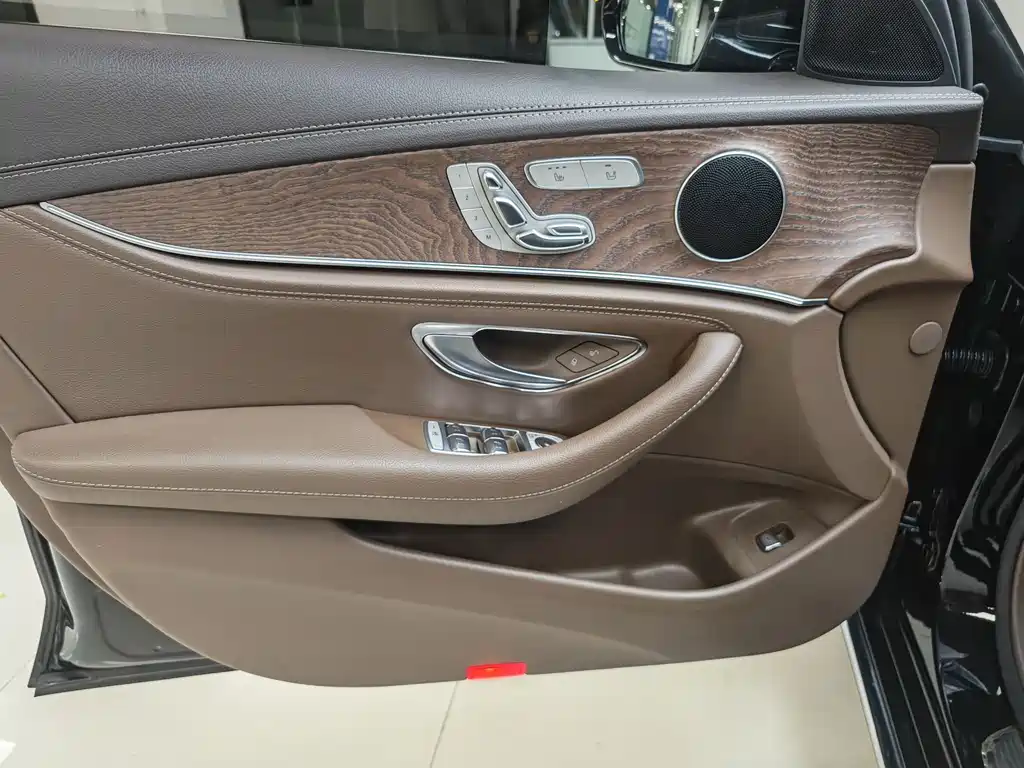 Mercedes-Benz E-Class 2023 — фото 14