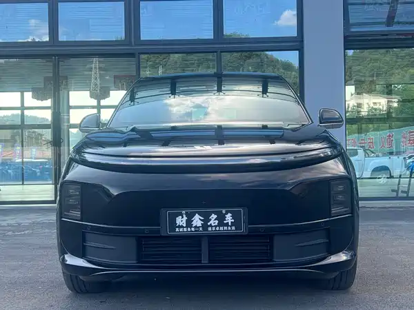 Li Auto L6 2025