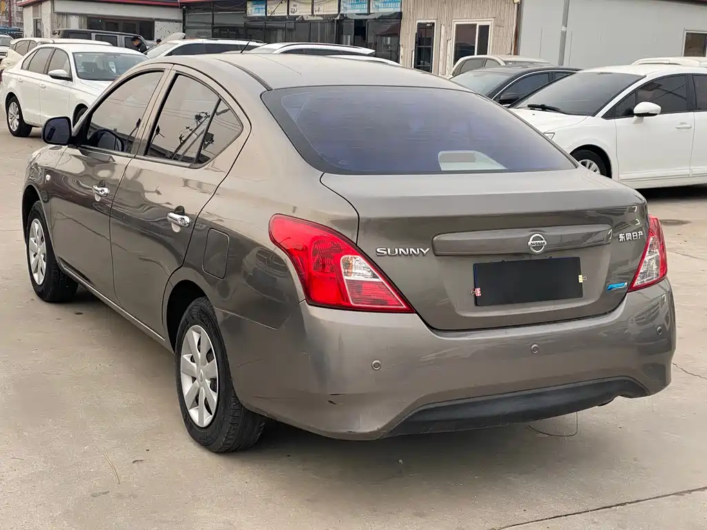 Nissan Sunny 2016 — фото 14