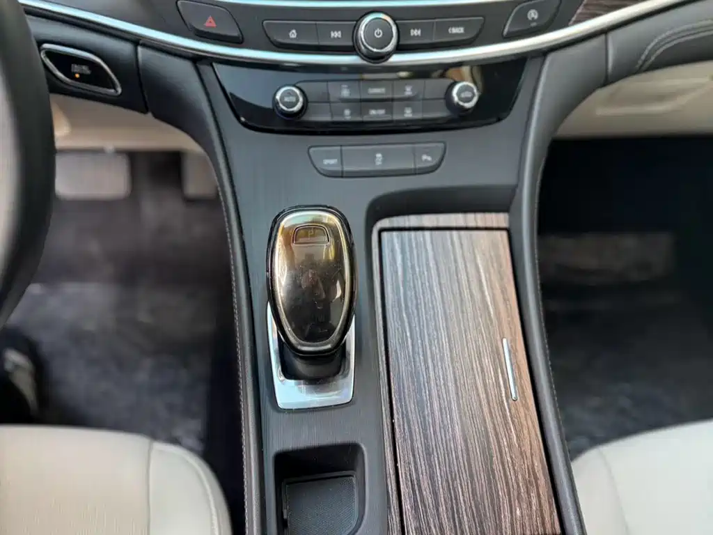 Buick LaCrosse 2020 — фото 8