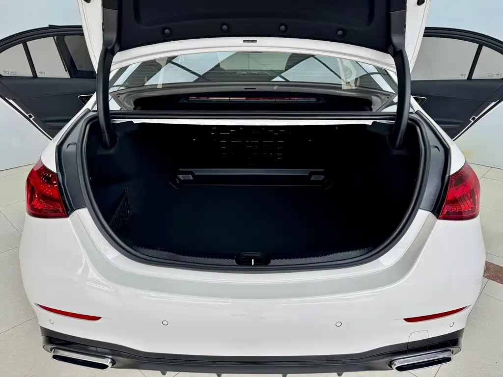 Mercedes-Benz C-Class 2023 — фото 22