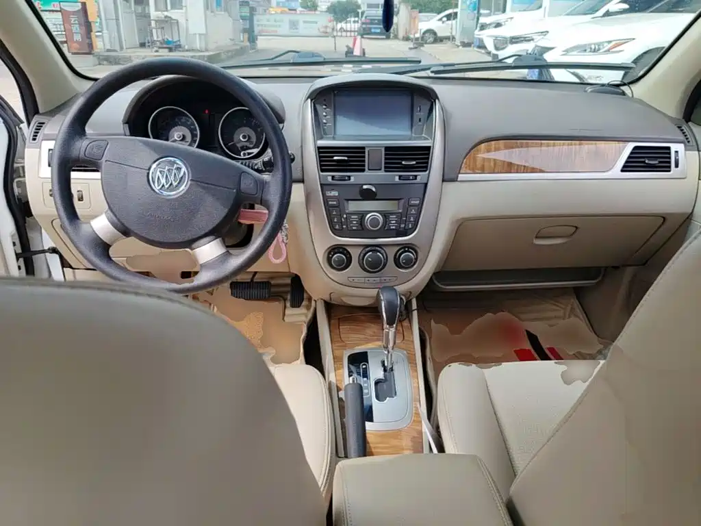 Buick Excelle 2015 — фото 10