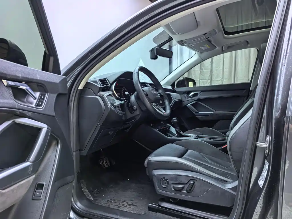 Audi Q3 Sportback 2022 — фото 9