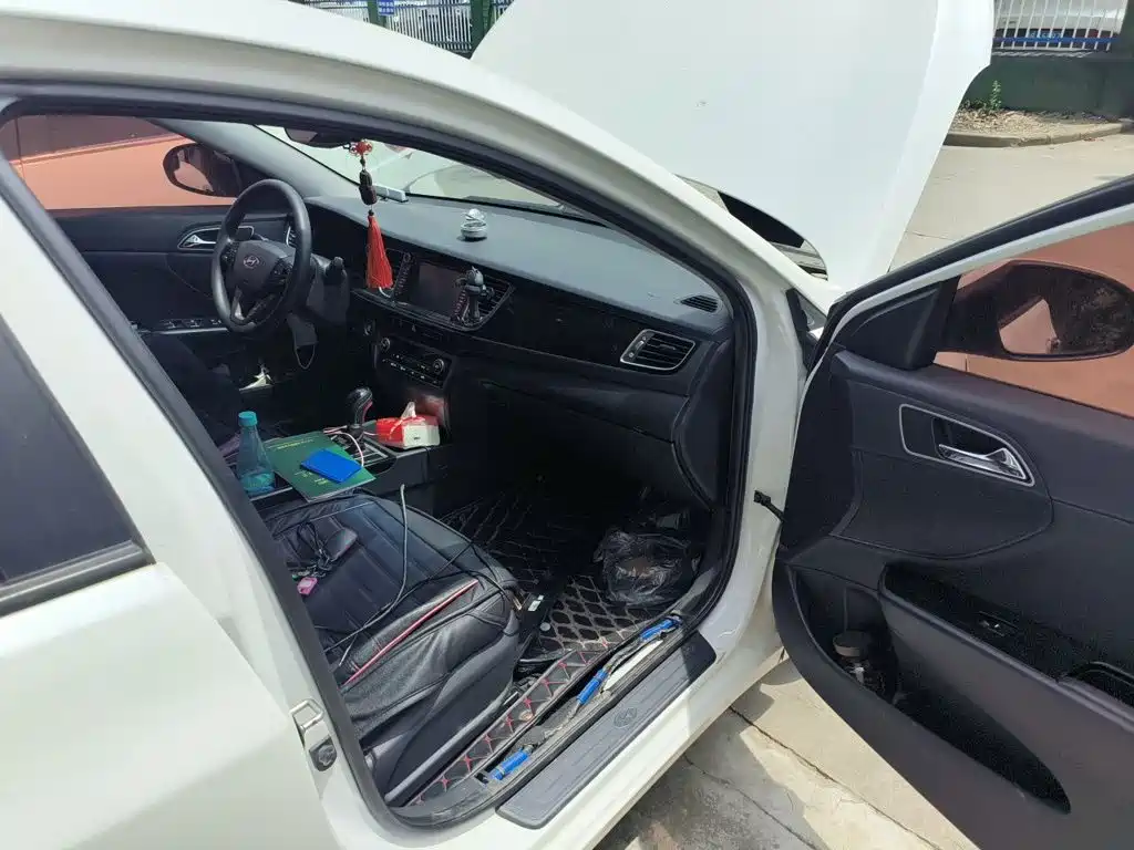 Hyundai Mistra 2015 — фото 19