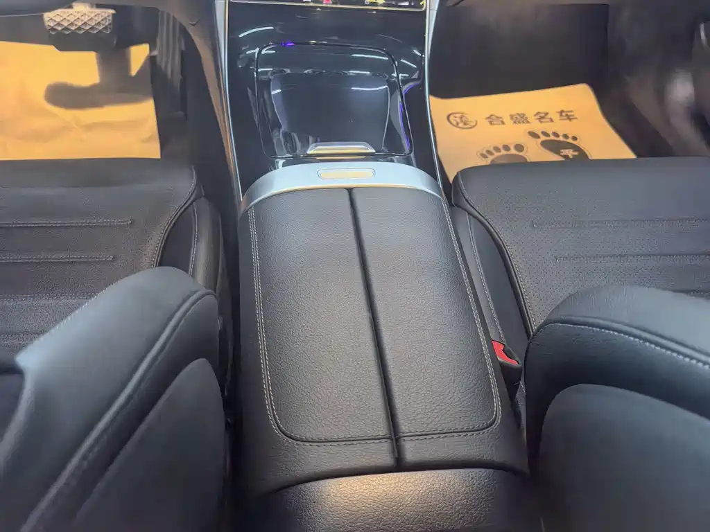 Mercedes-Benz C-Class 2023 — фото 13