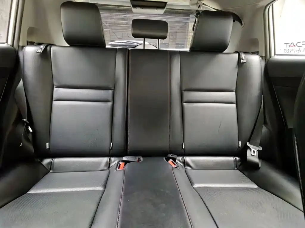 Toyota Yaris L 2023 — фото 15