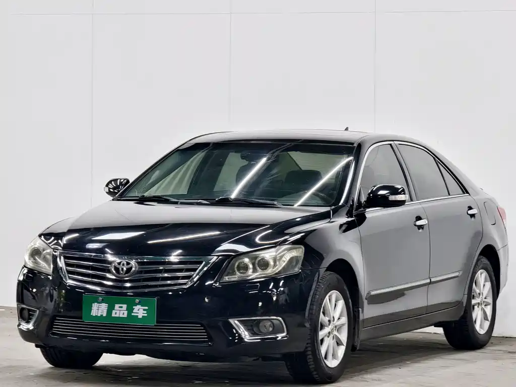 Toyota Camry 2011 — фото 1