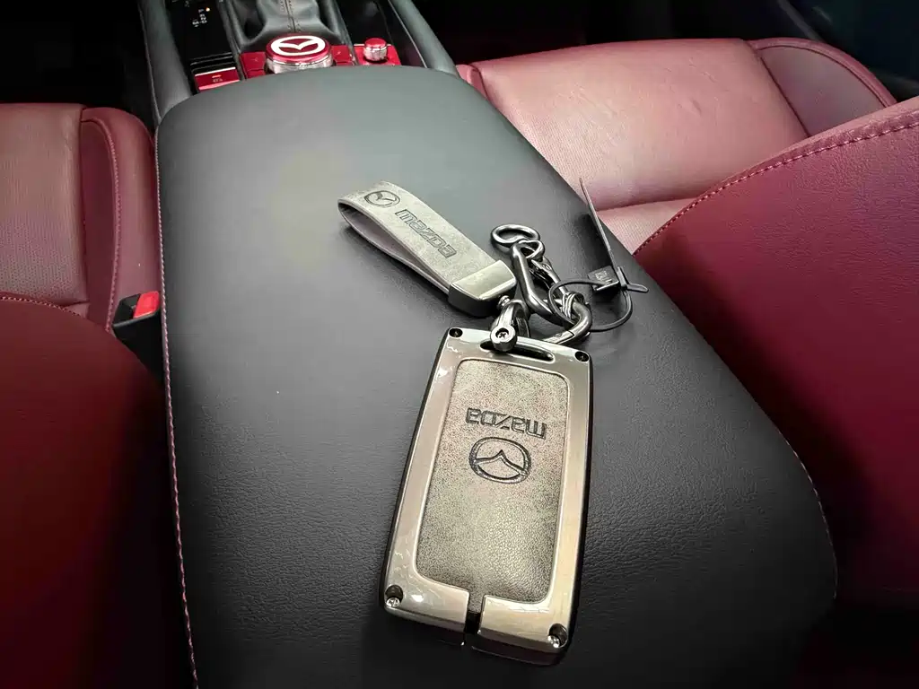Mazda 3 Axela 2023 — фото 19